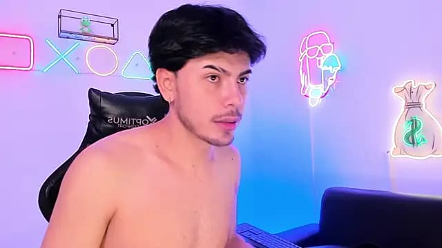 Izack_01 live cam on Stripchat