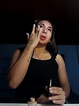 MeelFox live cam on Stripchat