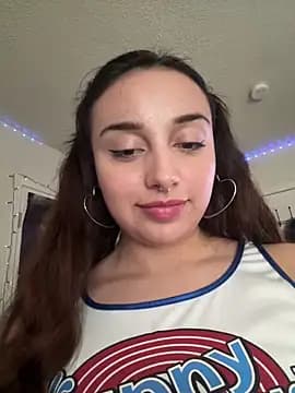 CharmingMaddie live cam on Stripchat