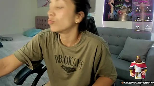 andykiuty live cam on Stripchat