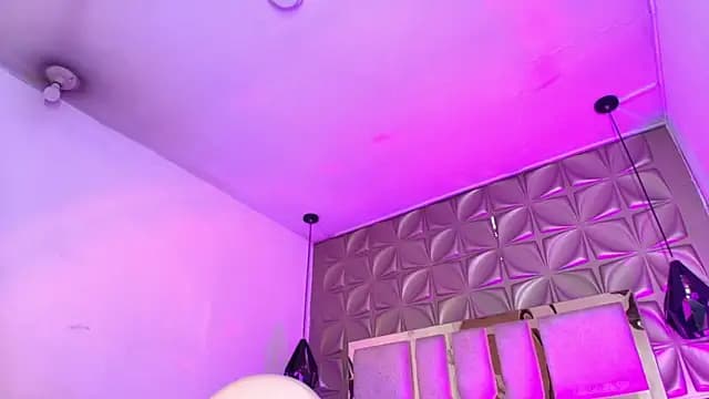 Queen_perla_ live cam