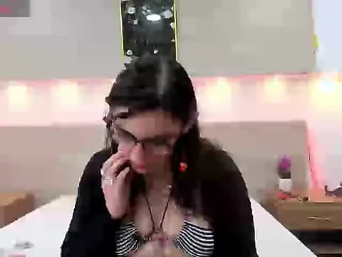 Ellaa_honey live cam