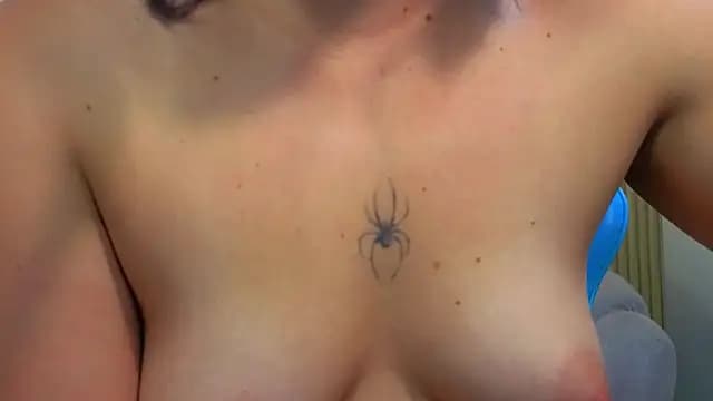 Erika_Suarez_b live cam