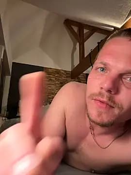 420niceguy live cam on Stripchat