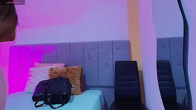 LiiaaGenner live cam