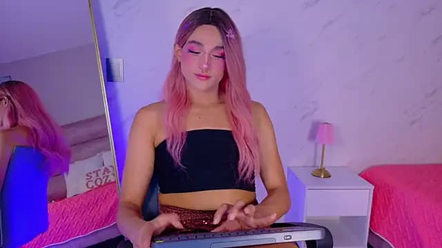 Mikavelvet08 live cam