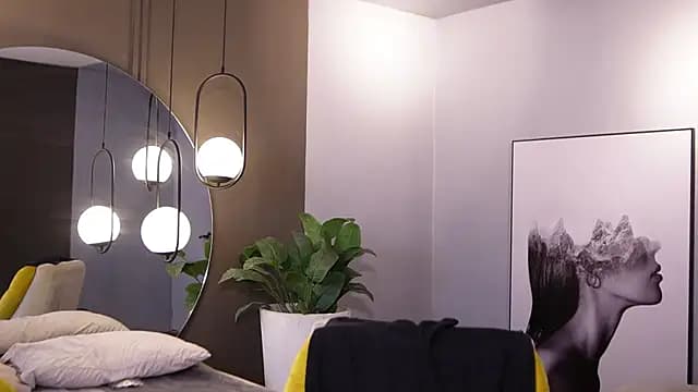 Ariaa_Isabell live cam on Stripchat