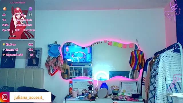 caroline_cossei live cam