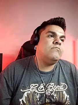 perversus12 live cam on Stripchat