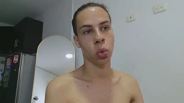 grey___27 live cam on Stripchat