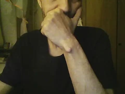 Gattuzoman85 live cam on Stripchat