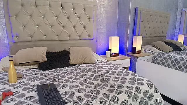 Karla_fg live cam on Stripchat