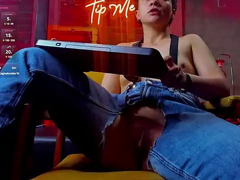 MissaelRossi live cam on Stripchat