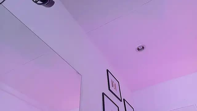 cutepetitee live cam