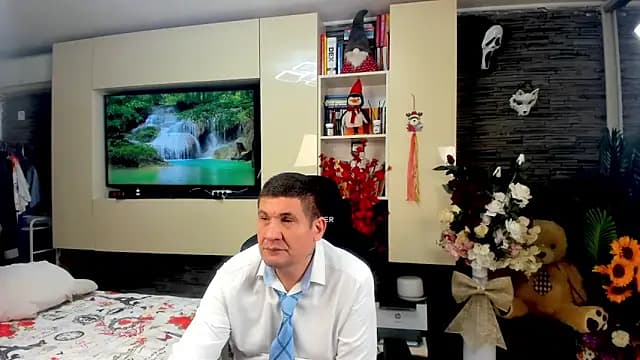 SpartacusDaddy48 live cam