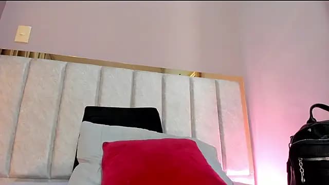 GahiaBelucci live cam