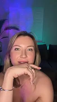 WhereisAlice live cam