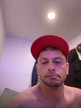 Carlosmauricio123 live cam on Stripchat