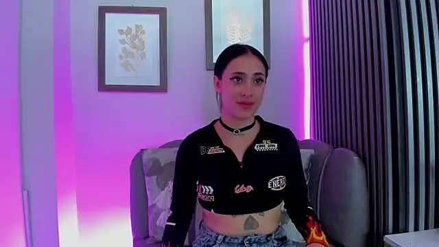 Ariana_collinss live cam