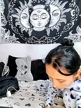 emily_n_abby live cam on Stripchat