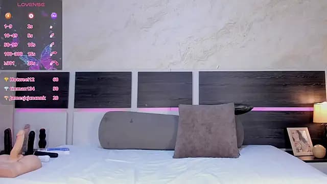 Natalia_Cruzz live cam on Stripchat