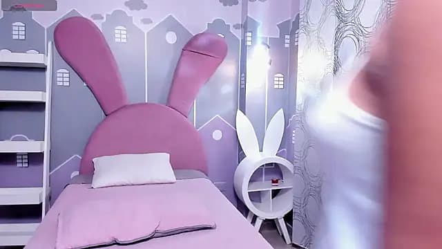 EmmaThompson__ live cam