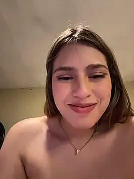 romyamo live cam on Stripchat