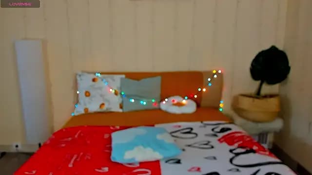 Mira_Karter live cam