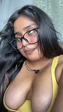 virginbrunette99 live cam on Stripchat