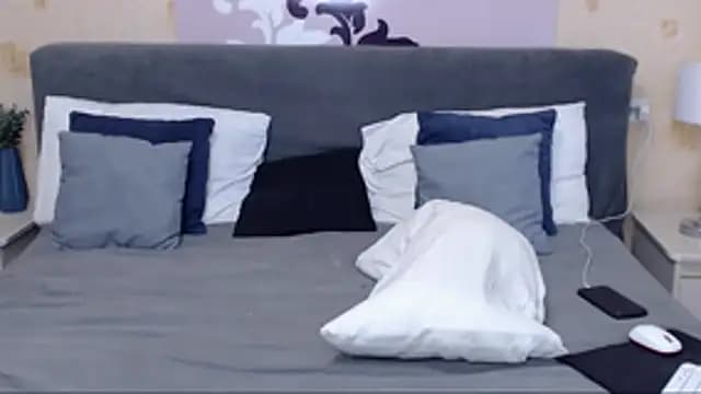 ChloeAddison live cam