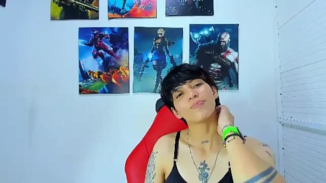 ivyheat3 live cam on Stripchat