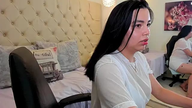 luna_bloomm_ live cam