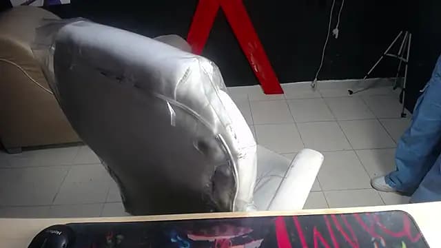 LitleDemonnd live cam on Stripchat