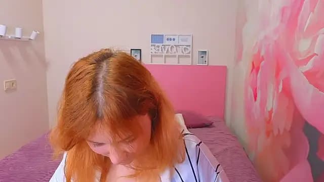 AngelinaLow live cam