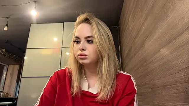 MiaLiluna live cam on Stripchat