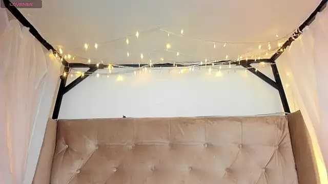 Annie_Petters live cam