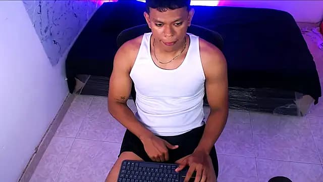 Xiao_keiko live cam on Stripchat