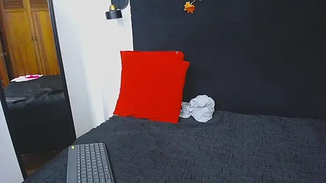 vsamanthaper1 live cam