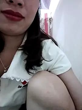 -Minii- live cam on Stripchat