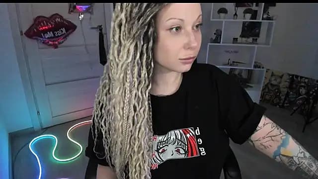 HoneySallyMoore live cam on Stripchat