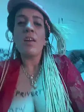 Haleytightlips1986 live cam