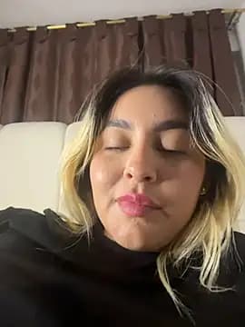 Elina_Hills live cam