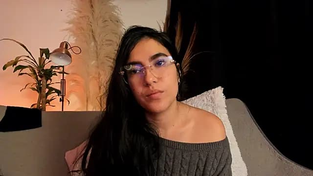 Serenity_Day live cam on Stripchat