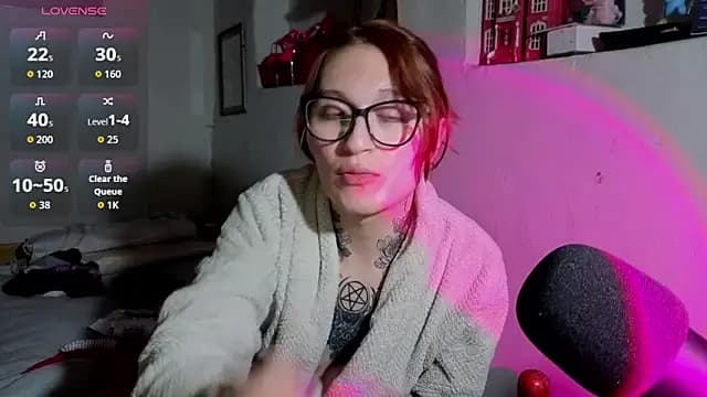 kittenlizz live cam on Stripchat