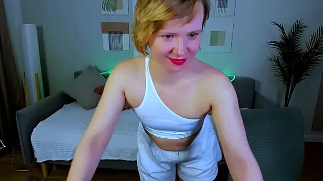 TrishaSmitty live cam on Stripchat