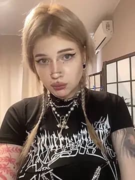 DriveThruCiri live cam on Stripchat