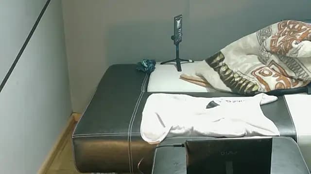 slavic_boy_39 live cam