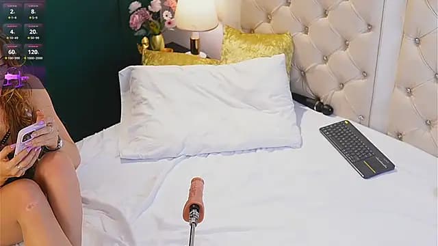 caroline_adams_ live cam