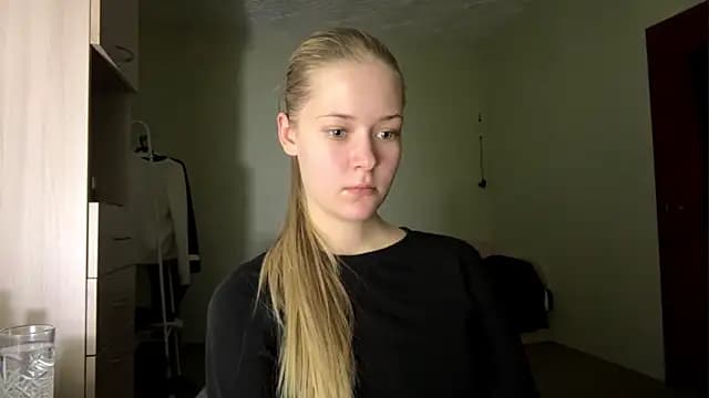 ZaidaSchwarten live cam on Stripchat