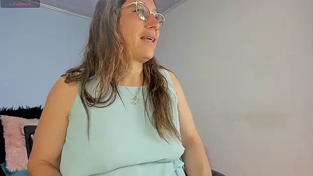 kaylaMinov_ live cam